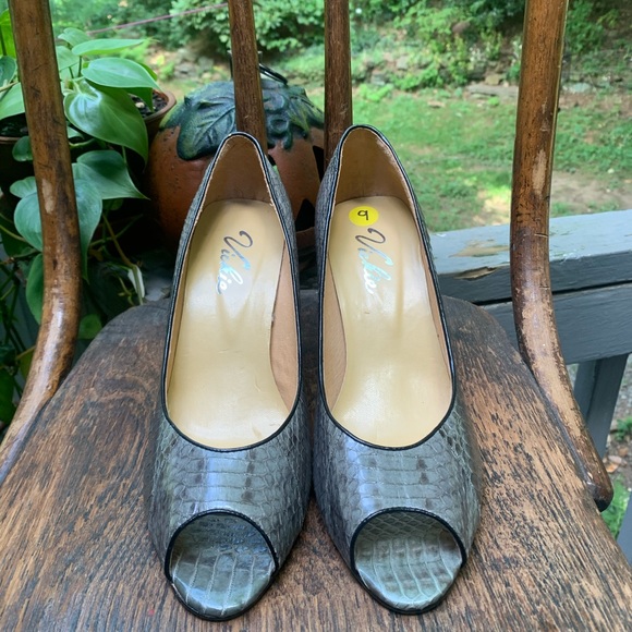 VICKIE Hong Kong Snakeskin Peep-Toe Pumps - Picture 8 of 12